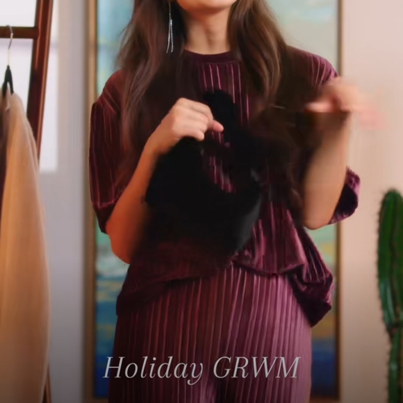 IndiDine Burgundy Two-Piece Set - Picture 3 of 5